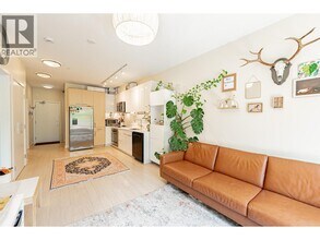 1621 Hamilton Ave in North Vancouver, BC - Building Photo - Building Photo