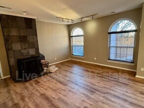 2211 W Sail Ln in Virginia Beach, VA - Building Photo - Building Photo