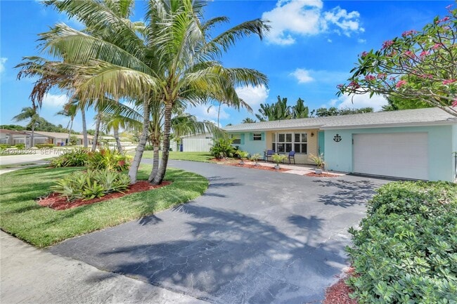 222 SE 11th Ct in Deerfield Beach, FL - Building Photo - Building Photo