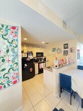 1967 Marsh Harbor Dr in West Palm Beach, FL - Foto de edificio - Building Photo