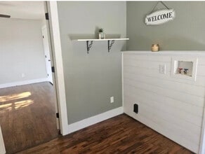 719 S Market St in Mt Vernon, MO - Foto de edificio - Building Photo