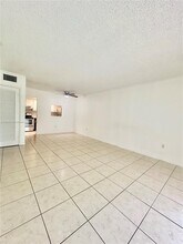 6530 Lake Patricia Dr in Hialeah, FL - Building Photo - Building Photo