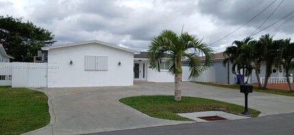 6617 Dahlia Dr in Miramar, FL - Building Photo - Building Photo