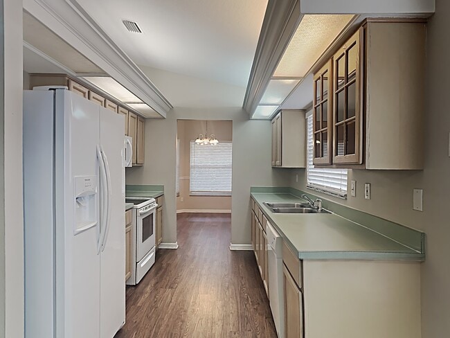 1416 Wakefield Dr in Brandon, FL - Building Photo - Building Photo
