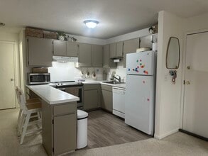 1317 Harbor View Dr in Rocky Hill, CT - Building Photo - Building Photo
