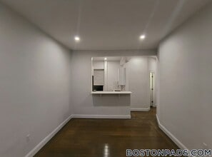19 Queensberry St in Boston, MA - Building Photo - Building Photo