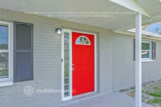 10801 Corinth St in Port Richey, FL - Building Photo - Building Photo