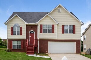 413 Gresham Dr in Stockbridge, GA - Building Photo