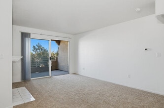 1908 Mountain Hills Ct in Las Vegas, NV - Building Photo - Building Photo