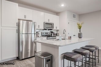 5001 Willowgate Loop, Unit 08-8108 in Tice, FL - Building Photo - Building Photo