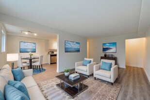 Sandstone Pointe in Edmonton, AB - Building Photo