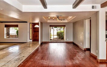 15620 North 8th St in Phoenix, AZ - Building Photo - Building Photo