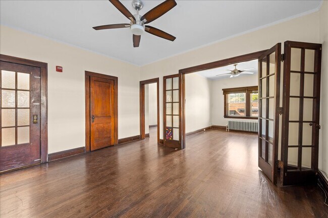 913 Green Bay Rd in Winnetka, IL - Building Photo - Building Photo