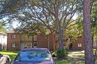 College Garden Apartments in Niceville, FL - Building Photo - Building Photo