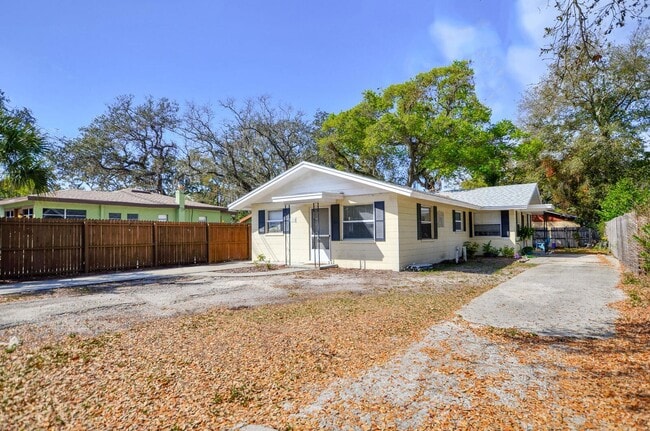 1334 Tioga Ave. in Clearwater, FL - Building Photo - Building Photo