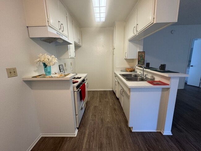 Halsted Garden Apartments