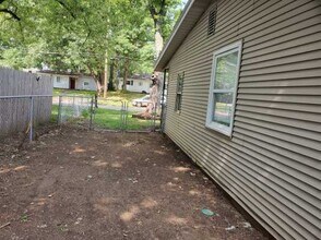 2412 Cimarron Dr in Kalamazoo, MI - Building Photo - Building Photo