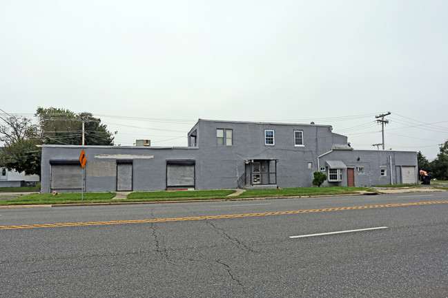 59-63 W White Horse Pike in Berlin, NJ - Building Photo - Building Photo