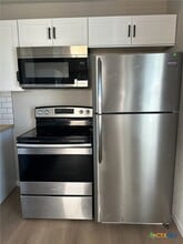 1146 Magnolia St in Seguin, TX - Building Photo - Building Photo