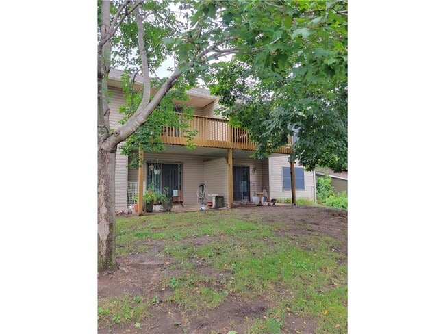 832 Laurel Ave in Hudson, WI - Building Photo - Building Photo