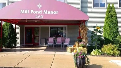 460 W Russell St in Saline, MI - Building Photo - Building Photo