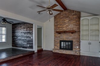 112 Tomahawk Trail in Del Rio, TX - Building Photo - Building Photo