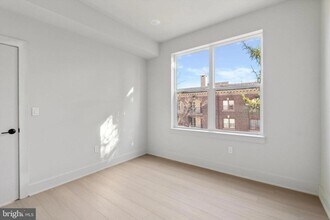 5521 Wayne Ave in Philadelphia, PA - Building Photo - Building Photo