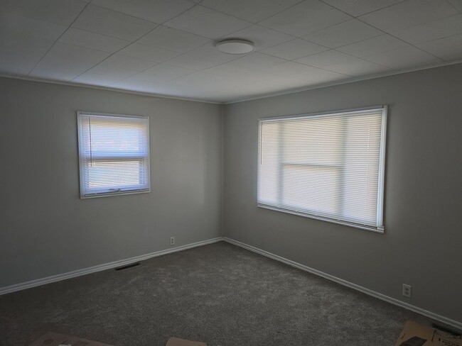property at 2321 S Pershing Dr
