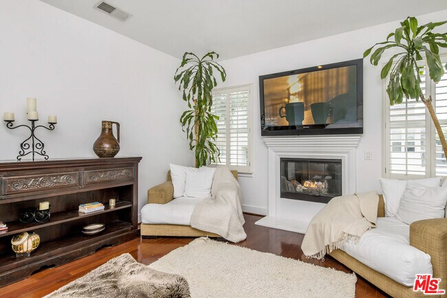 6021 Dawn Crk in Los Angeles, CA - Building Photo - Building Photo