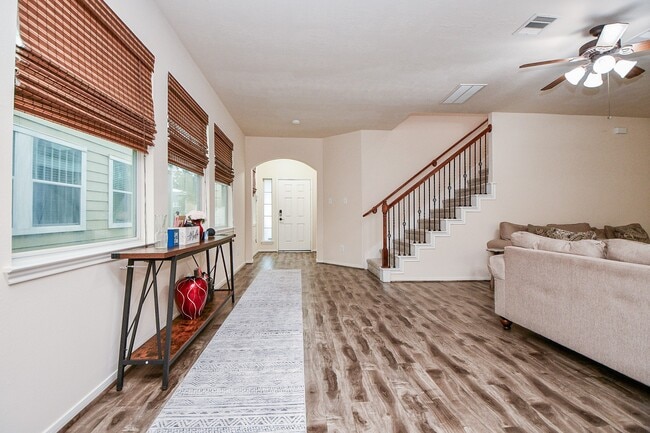 2818 Windy Thicket Ln