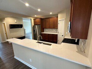 2126 NE 12th St in Renton, WA - Building Photo - Building Photo