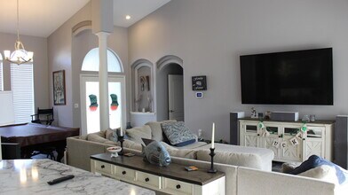 132 Cambridge Ct in Indialantic, FL - Building Photo - Building Photo