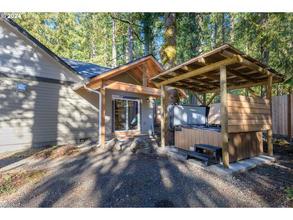26919 E Chinook Ln in Rhododendron, OR - Building Photo - Building Photo