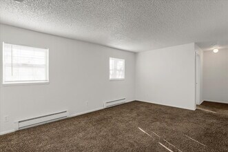 16651 E Arizona Pl in Aurora, CO - Building Photo - Building Photo