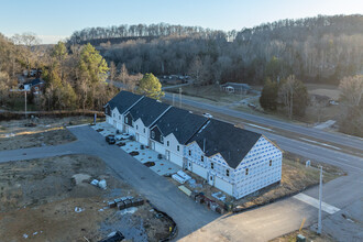 Townhomes of Crockett Hills in Ashland City, TN - Building Photo - Building Photo