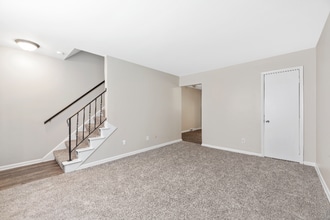 800 Harrisburg Pike in Columbus, OH - Foto de edificio - Building Photo