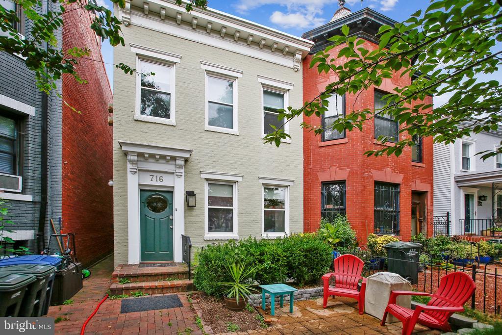 716 Maryland Ave NE in Washington, DC - Building Photo