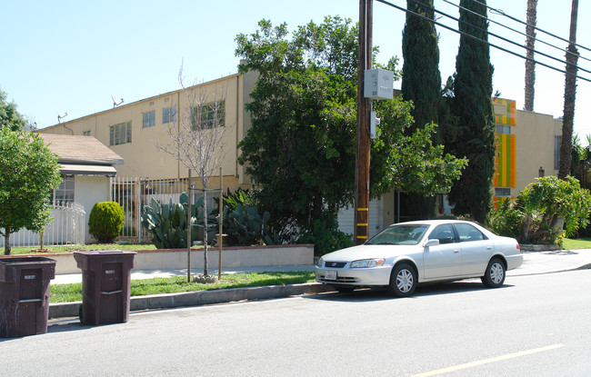 1635 Lake St in Glendale, CA - Building Photo - Building Photo