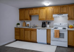 Pine Glen Apartments in Riverview, NB - Building Photo - Building Photo