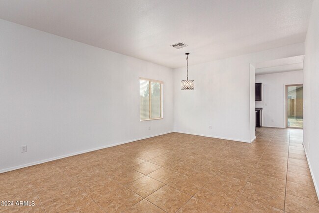 19137 W Monroe St in Buckeye, AZ - Building Photo - Building Photo