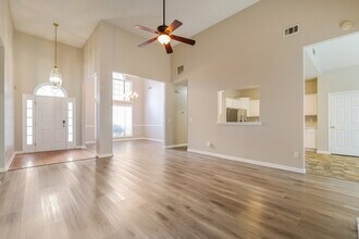 139 Windsong Dr, Unit 619 in Stockbridge, GA - Foto de edificio - Building Photo