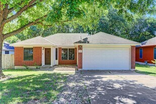 4802 Walden Cir in Austin, TX - Building Photo