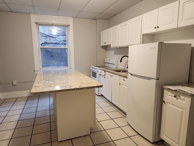 112 Electric Ave, Unit #4 in East Pittsburgh, PA - Building Photo - Building Photo