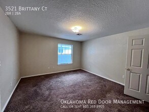 3521 Brittany Ct in Moore, OK - Building Photo - Building Photo