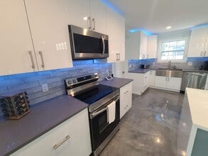 372 Plum St in Bastrop, TX - Building Photo - Building Photo
