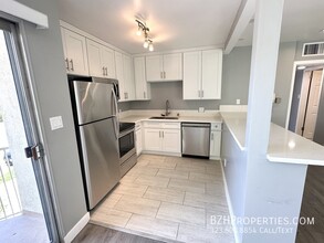 326 Serrano Ave in Los Angeles, CA - Building Photo - Building Photo