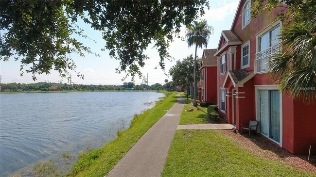 9704 Lake Chase Island Way in Tampa, FL - Building Photo - Building Photo