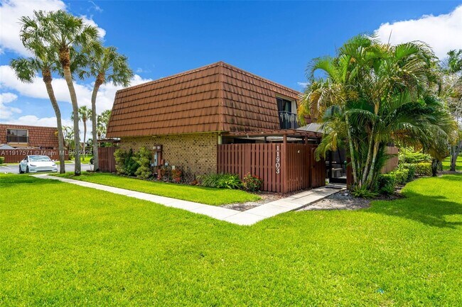 11903 SW 11th Ct in Davie, FL - Building Photo - Building Photo