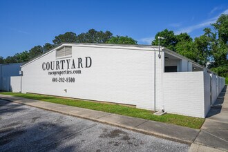 Courtyard Apartment Homes in Meridian, MS - Building Photo - Building Photo