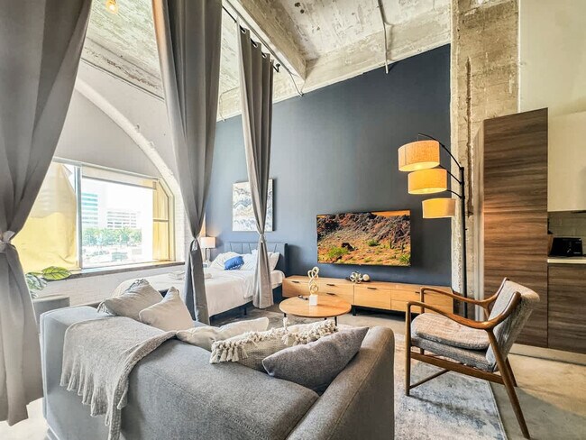 555 Evergreen St-Unit -ID1055813P in Dallas, TX - Building Photo - Building Photo